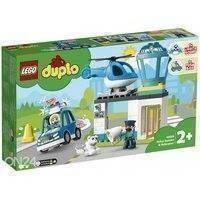 LEGO DUPLO -poliisiasema ja helikopteri