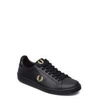 B721 Leather Tab Matalavartiset Sneakerit Tennarit Musta Fred Perry