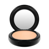 Studio Fix Powder + Foundation Meikkivoide Meikki M.A.C.