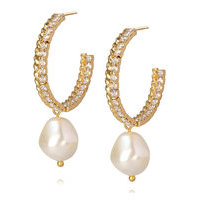 Kaia Pearl Earring Gold Korvakoru Korut Kulta Caroline Svedbom