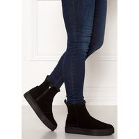 Svea Suede Boots Black