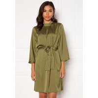 DRY LAKE Amy Dress 332 Green Olive Konf