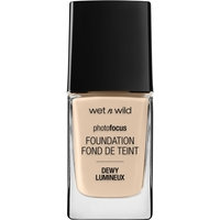 Photo Focus Dewy Foundation 28 ml No. 520, Wet n Wild